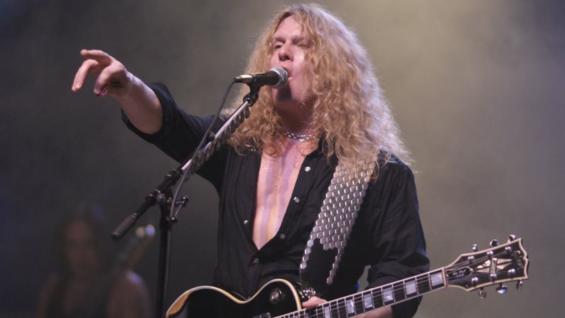 NEWS: JOHN SYKES Signs Global Deal with Golden Robot Records With